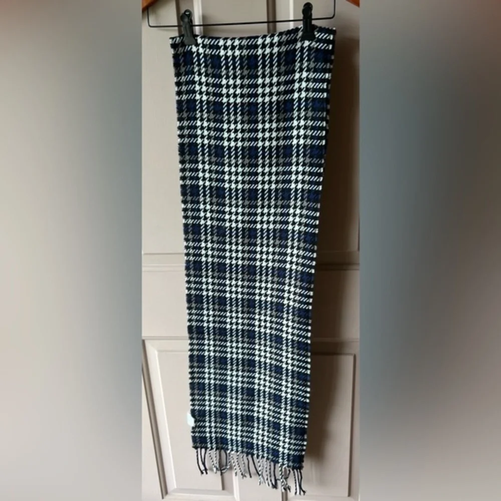 Black Blue Gray White Houndstooth Unisex Plaid Pattern Scarf Fringe NWOT #1192